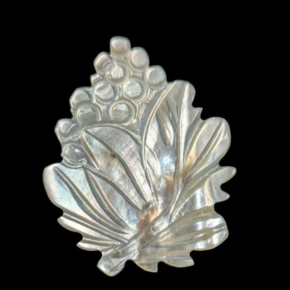Vintage‎ Hand Carved Mother of Pearl Shell Leaf Berry Fur Clip Iridescent 2 Inch